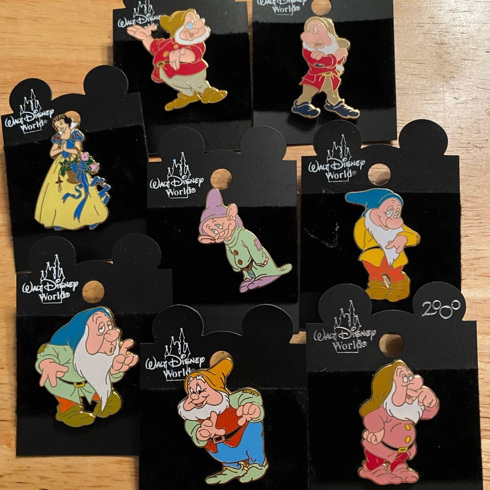 Snow White and the seven dwarves pins